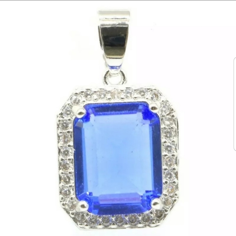 🌺Vtge Tanzanite,White Topaz Halo Pendant w/chain
